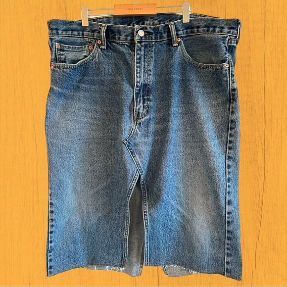 Vintage Levi’s jeans upcycled pencil skirt - Picture 1 of 5